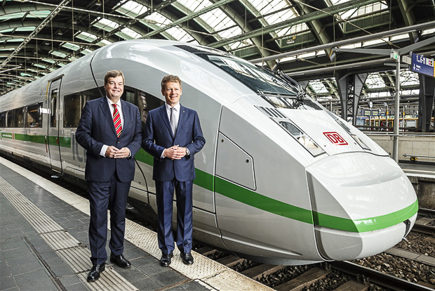 IDE 4 mit grünem Streifen, DB-Vorstand Lutz und Staatssekretär Ferlemann. Foto: DB AG, Pierre Adenis