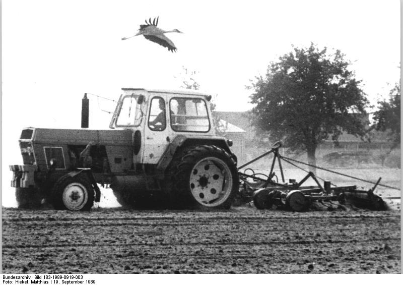 tl_files/bilder/Schuco/Bundesarchiv_Bild_183-1989-0919-003,_Guttau-Südfeld,_Melioration_eines_Tagebaus.jpg